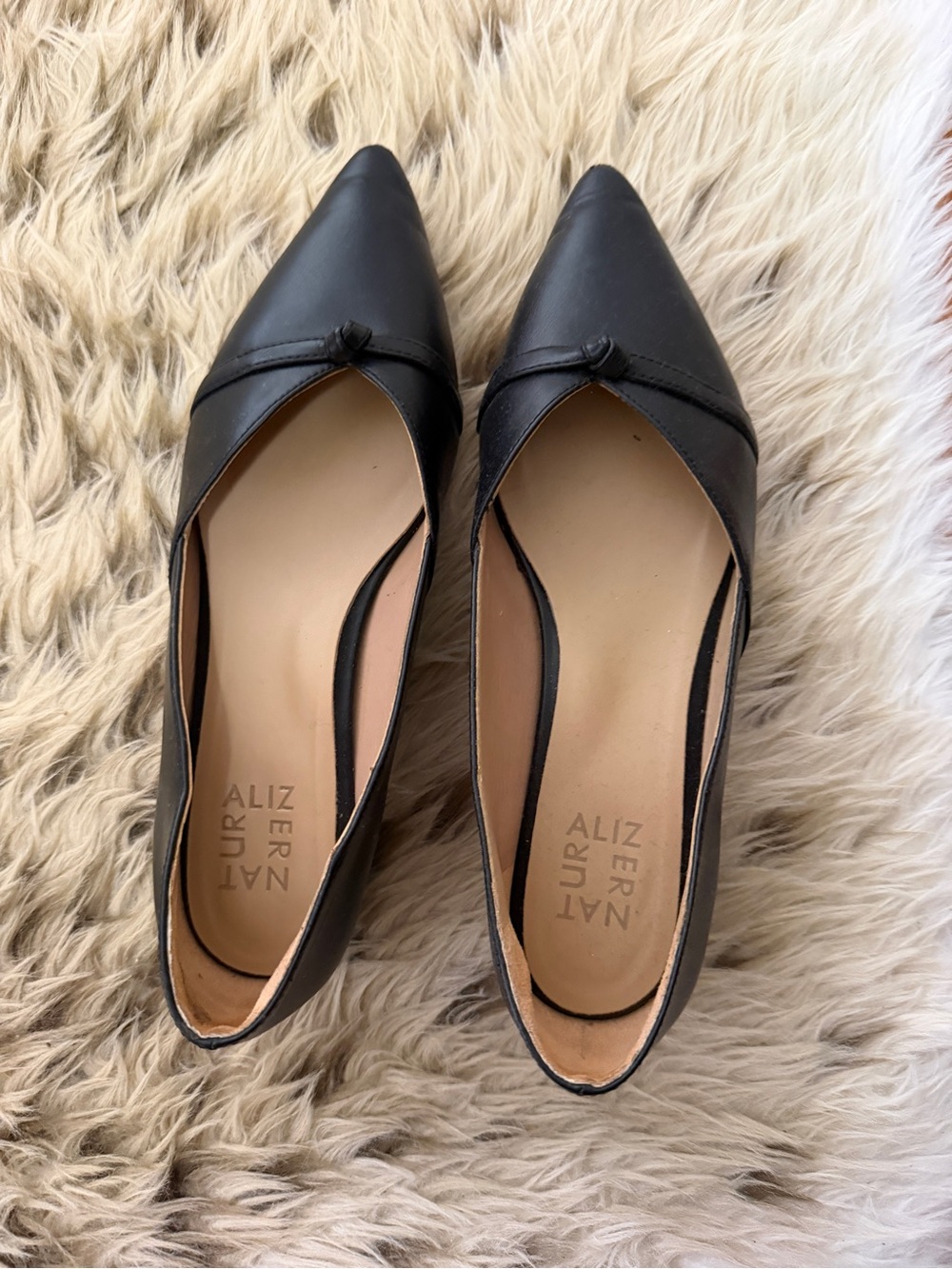 Naturalizer Black Pointed-Toe Knot Flats